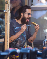 Jared Leto - Having a meal at Cafe Fitane in New York City - 11 September 2017